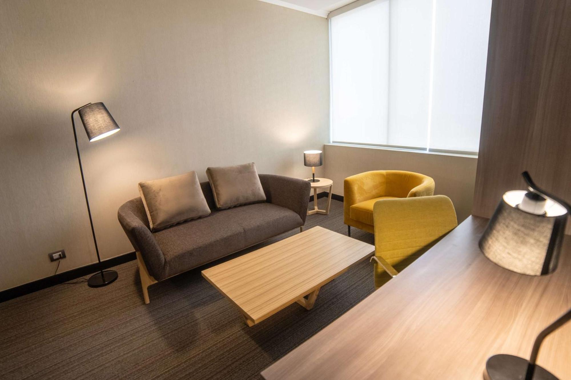 Hotel Doubletree By Hilton Trujillo Encalada Zewnętrze zdjęcie