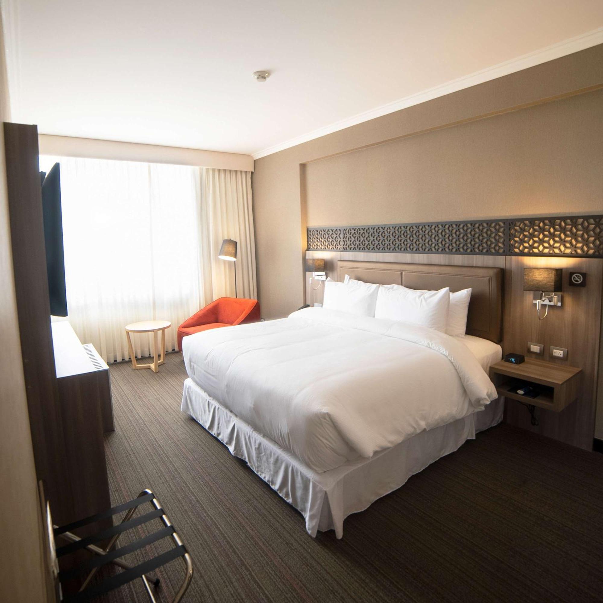 Hotel Doubletree By Hilton Trujillo Encalada Zewnętrze zdjęcie