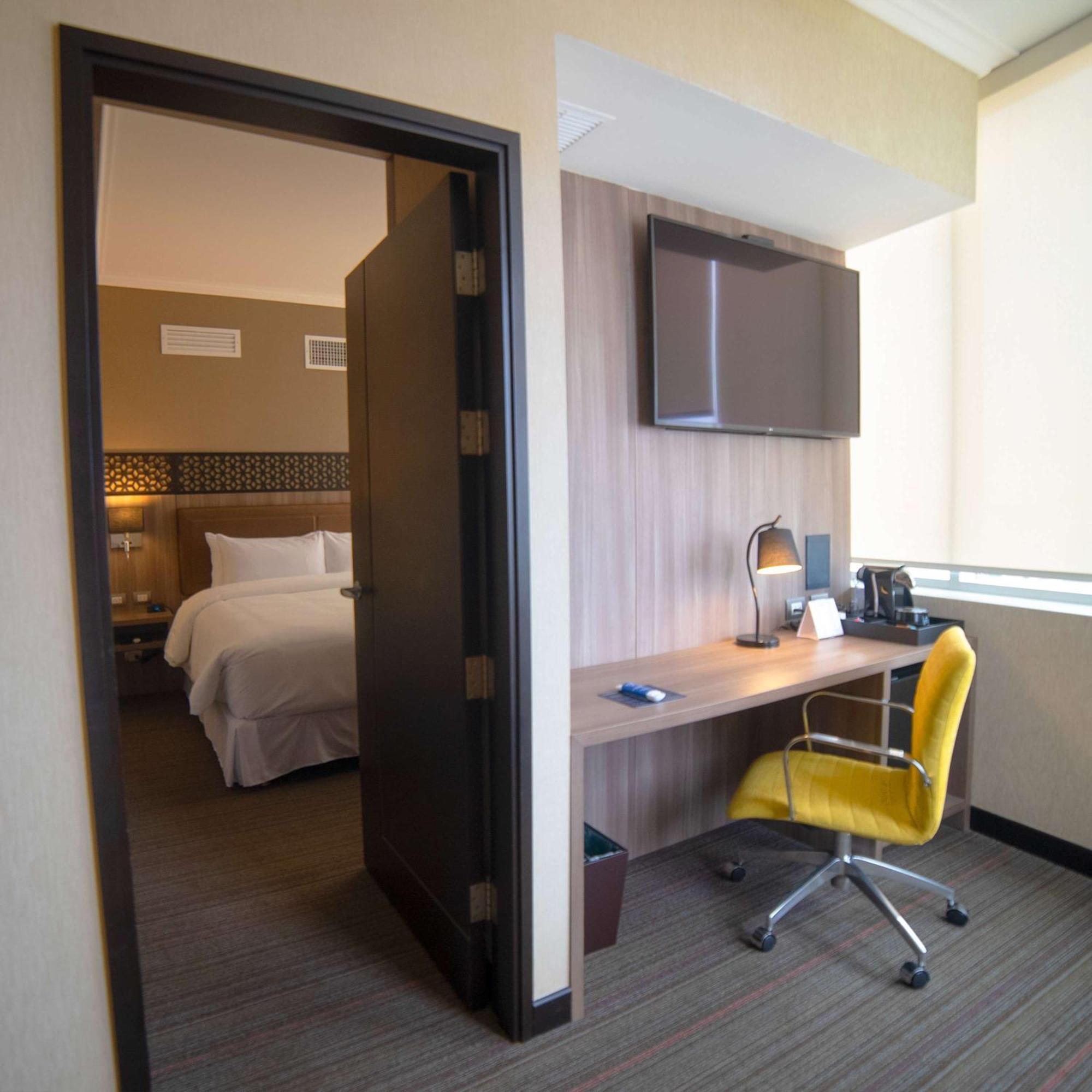Hotel Doubletree By Hilton Trujillo Encalada Zewnętrze zdjęcie