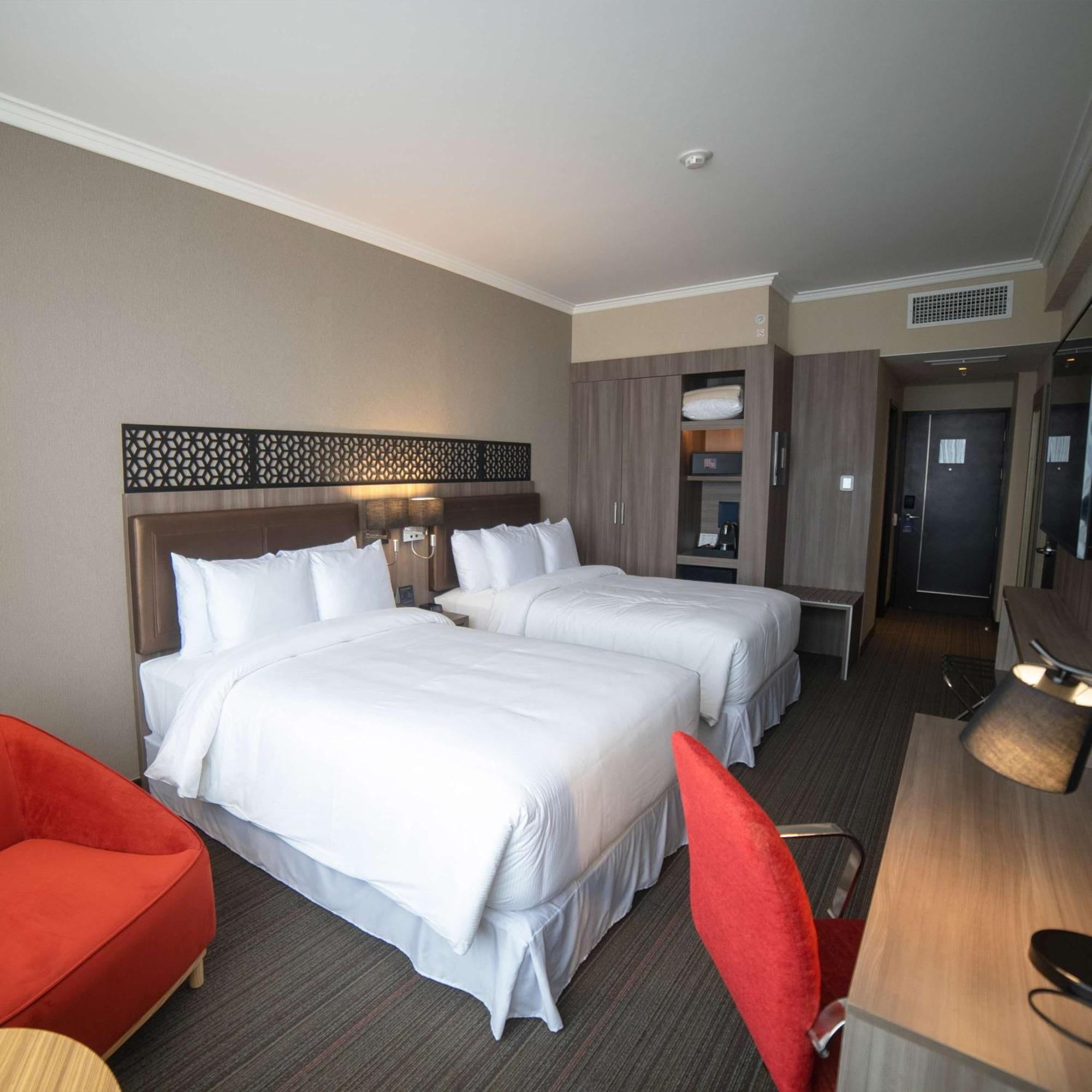 Hotel Doubletree By Hilton Trujillo Encalada Zewnętrze zdjęcie