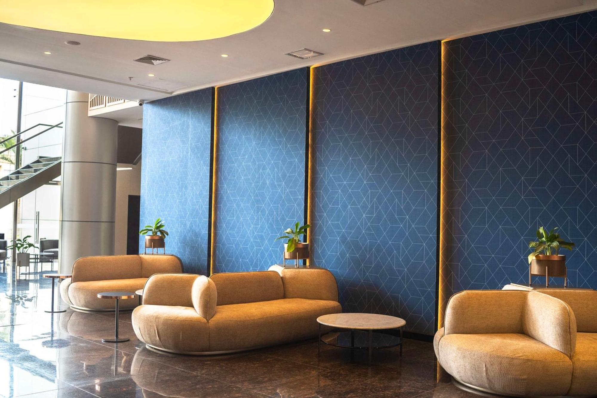 Hotel Doubletree By Hilton Trujillo Encalada Zewnętrze zdjęcie
