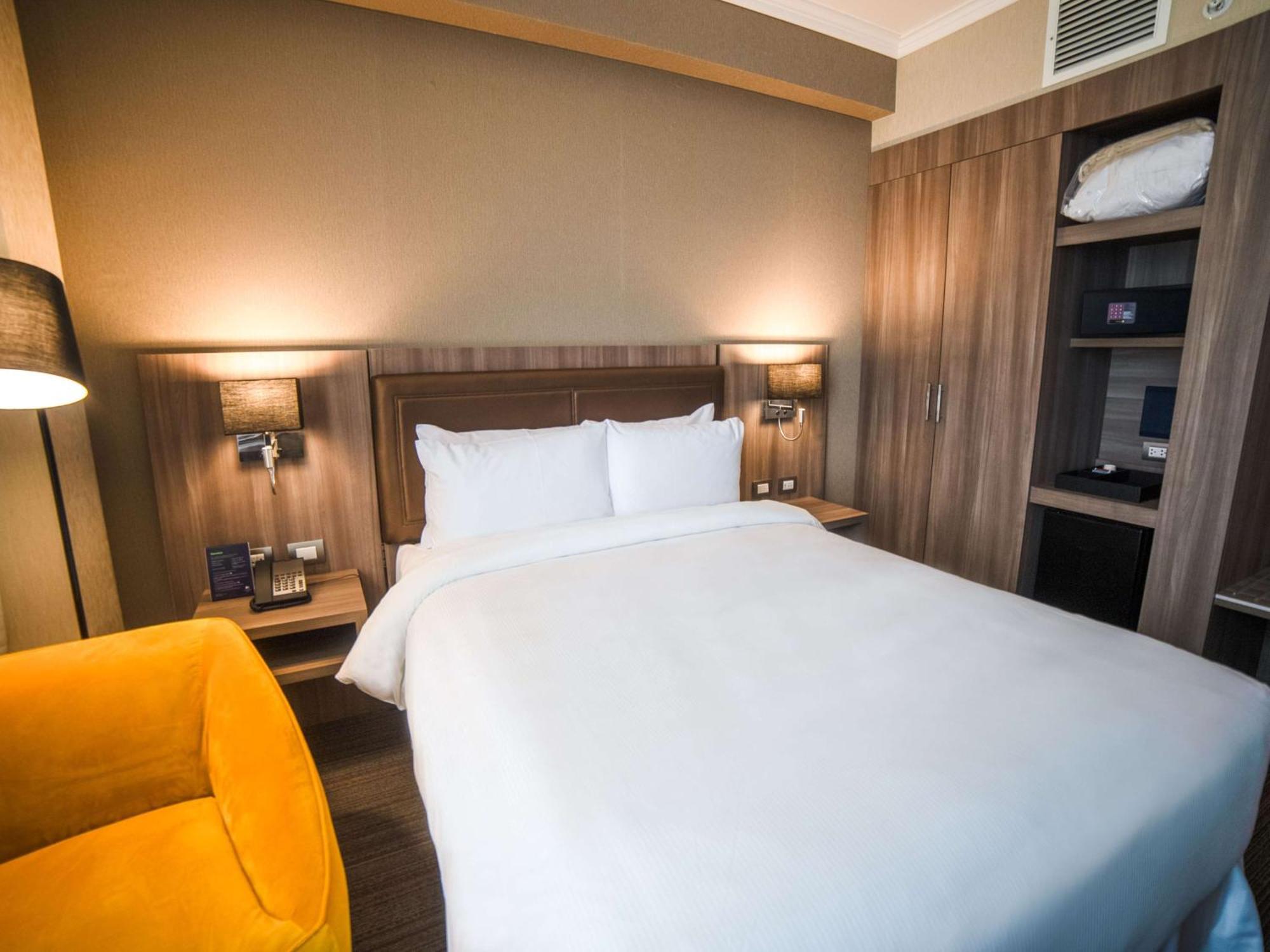 Hotel Doubletree By Hilton Trujillo Encalada Zewnętrze zdjęcie