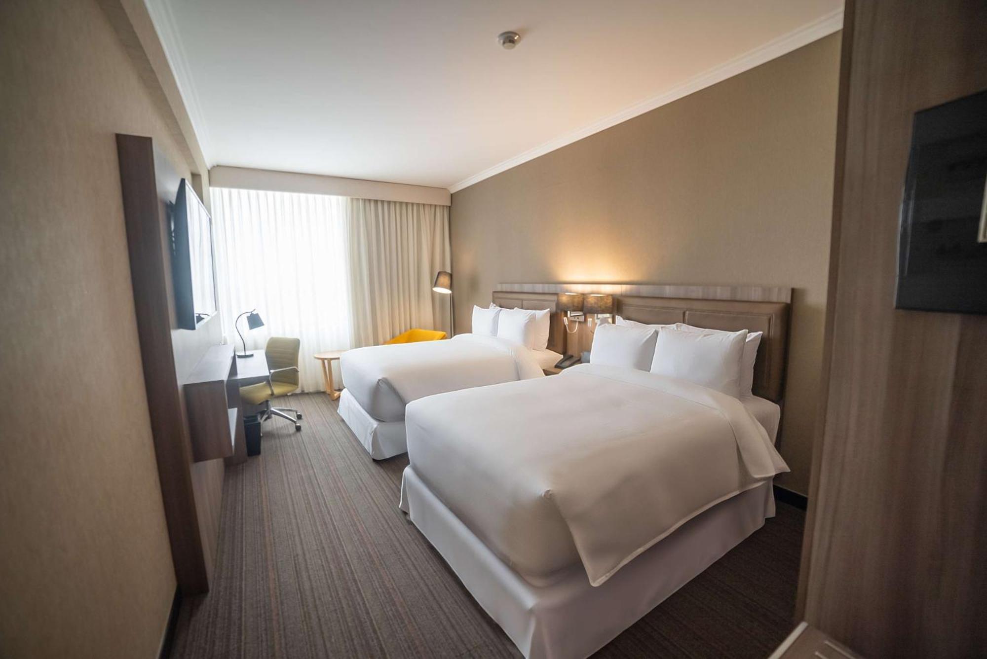 Hotel Doubletree By Hilton Trujillo Encalada Zewnętrze zdjęcie