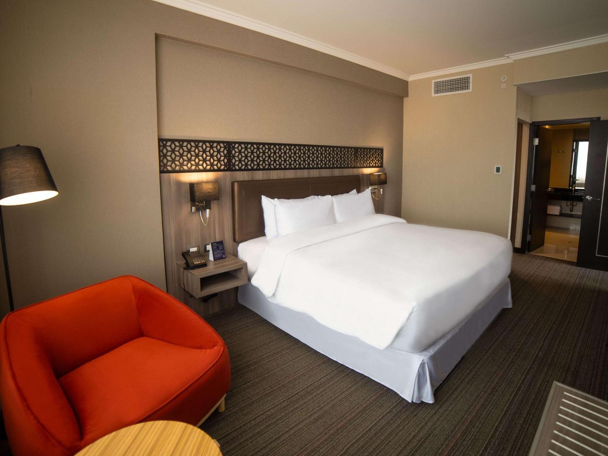 Hotel Doubletree By Hilton Trujillo Encalada Zewnętrze zdjęcie